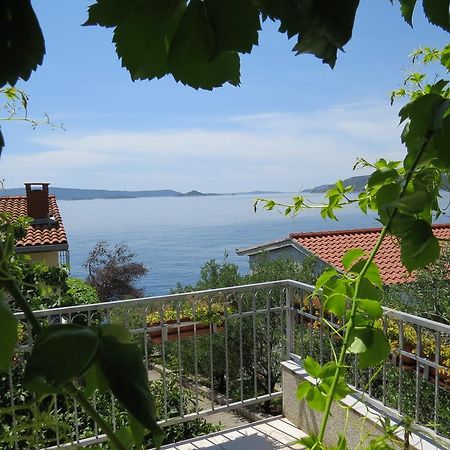 Apartments Lovric - 30 Meters To The Beach Trogir Eksteriør bilde
