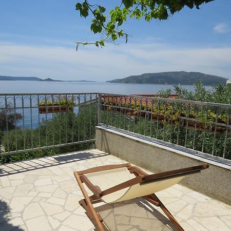 Apartments Lovric - 30 Meters To The Beach Trogir Eksteriør bilde
