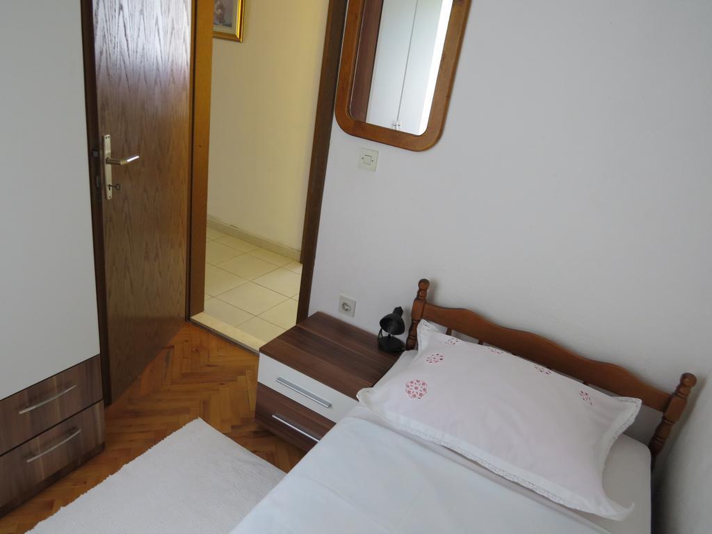 Apartments Lovric - 30 Meters To The Beach Trogir Eksteriør bilde
