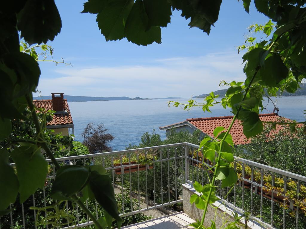 Apartments Lovric - 30 Meters To The Beach Trogir Eksteriør bilde