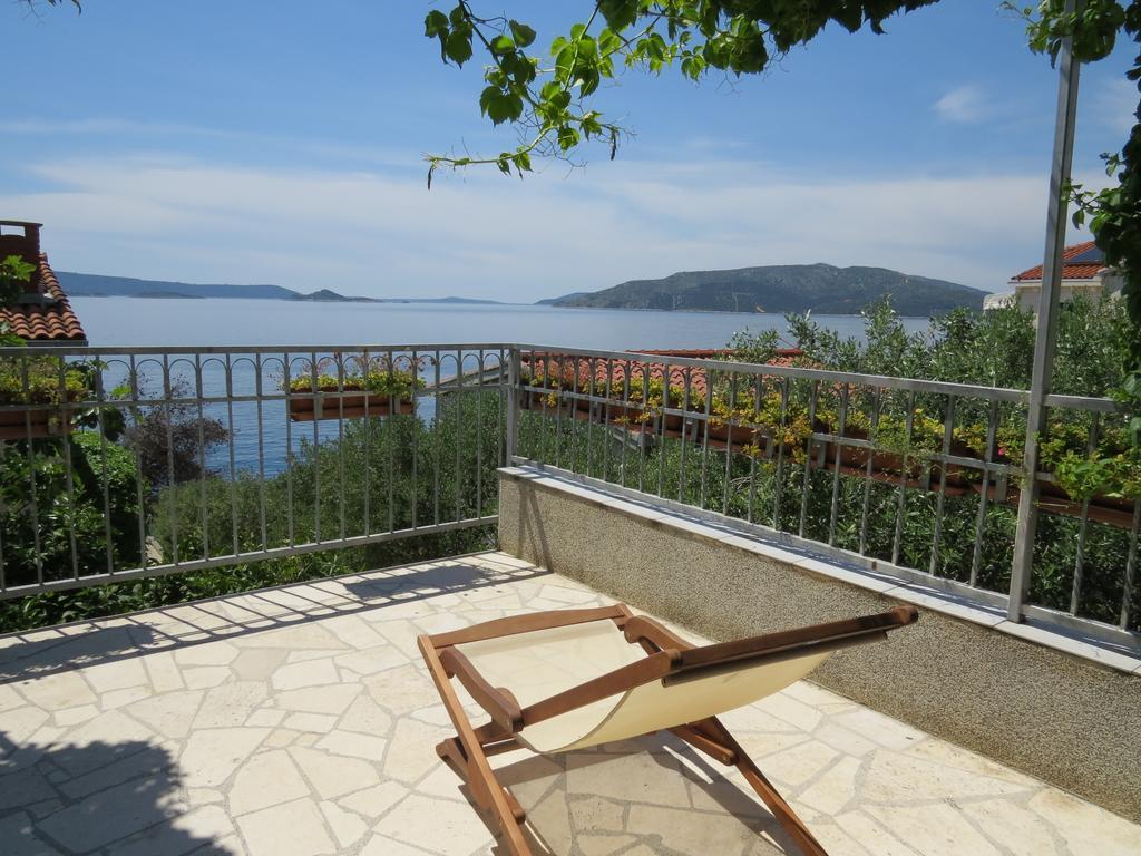 Apartments Lovric - 30 Meters To The Beach Trogir Eksteriør bilde