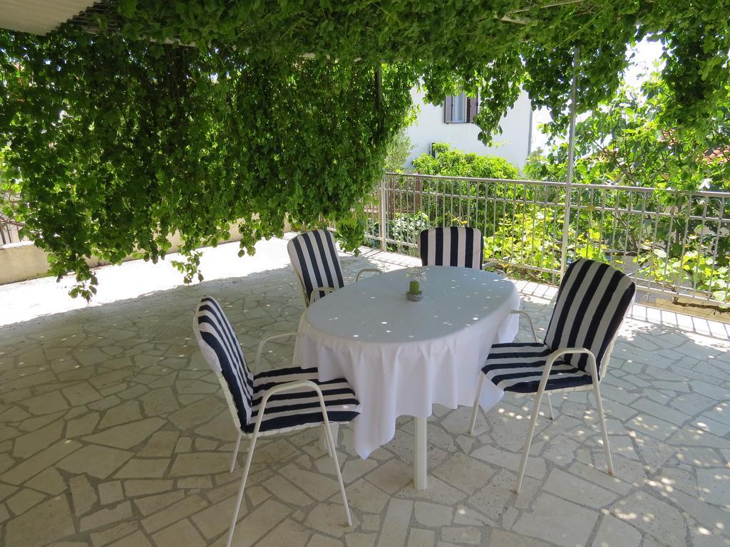 Apartments Lovric - 30 Meters To The Beach Trogir Eksteriør bilde