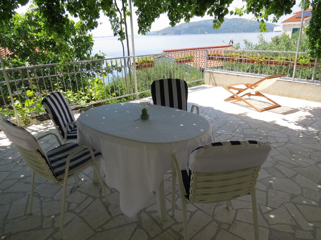 Apartments Lovric - 30 Meters To The Beach Trogir Eksteriør bilde