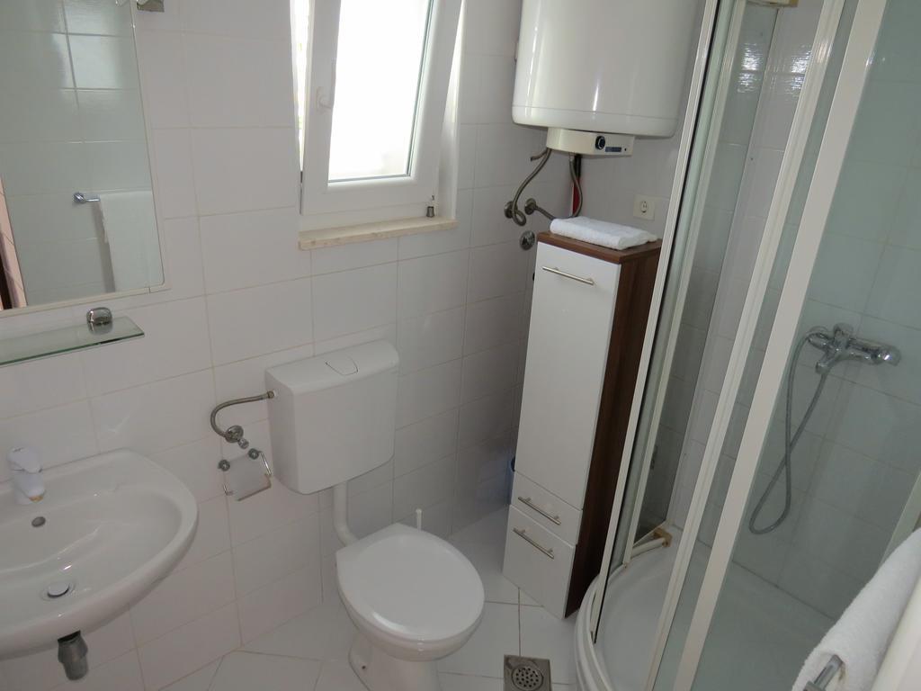 Apartments Lovric - 30 Meters To The Beach Trogir Eksteriør bilde