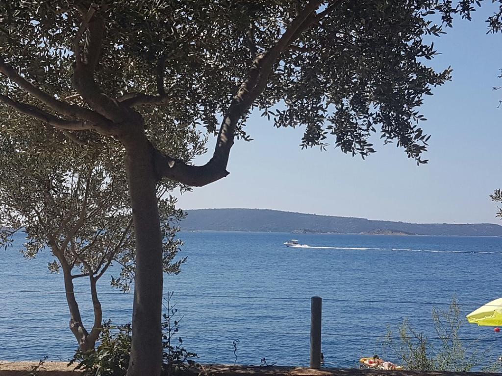 Apartments Lovric - 30 Meters To The Beach Trogir Eksteriør bilde