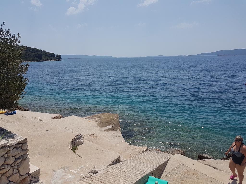 Apartments Lovric - 30 Meters To The Beach Trogir Eksteriør bilde