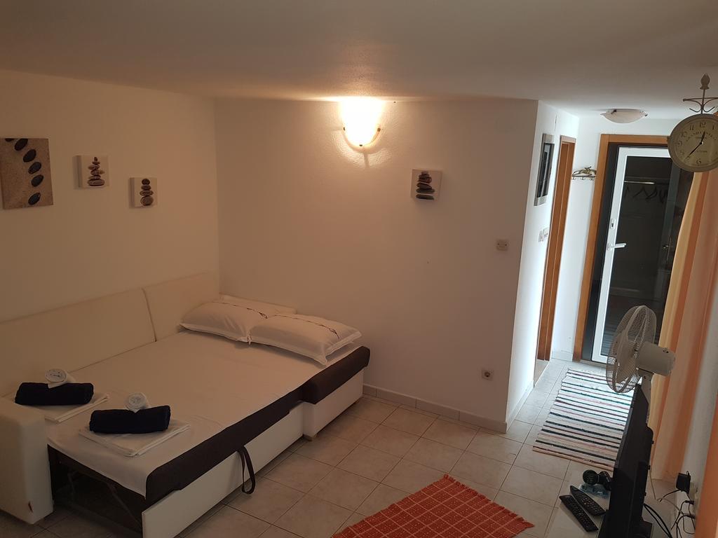 Apartments Lovric - 30 Meters To The Beach Trogir Eksteriør bilde