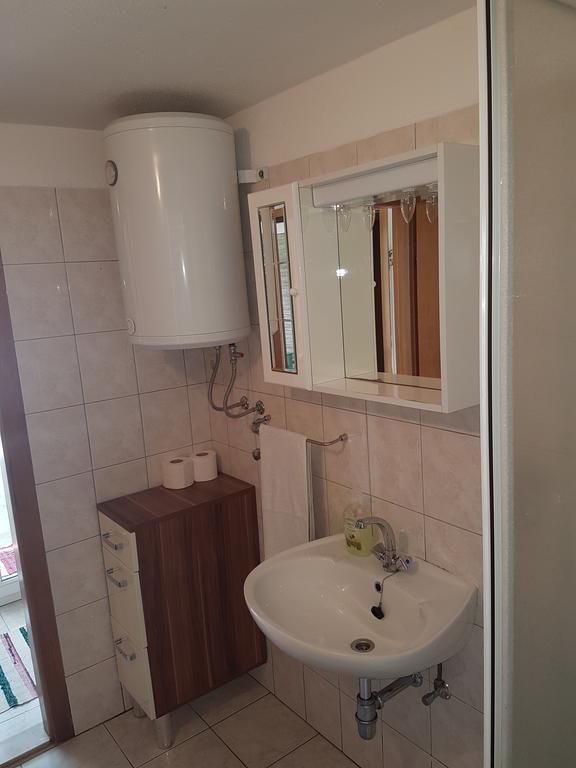 Apartments Lovric - 30 Meters To The Beach Trogir Eksteriør bilde