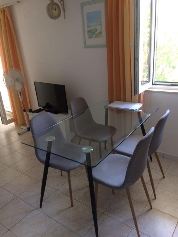 Apartments Lovric - 30 Meters To The Beach Trogir Eksteriør bilde